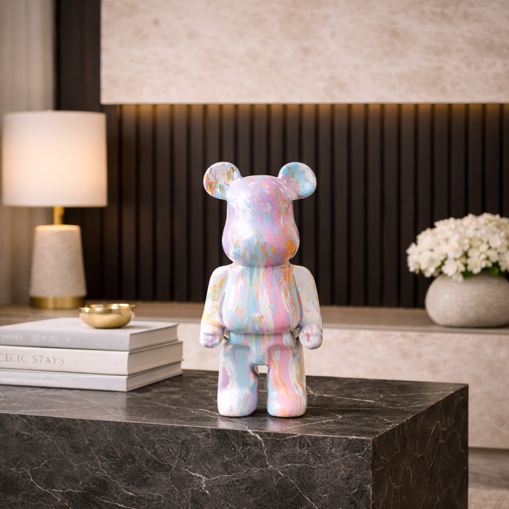 Bunte Resin-Bärenfigur im Vintage-Look (28 cm) mit reduzierter Form